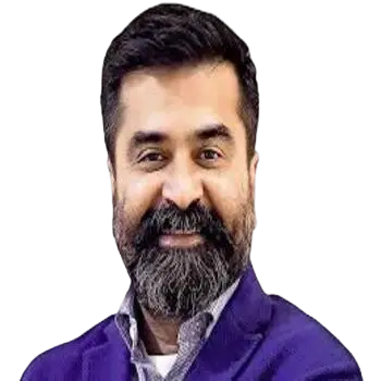 Aashish P. Somaiyaa